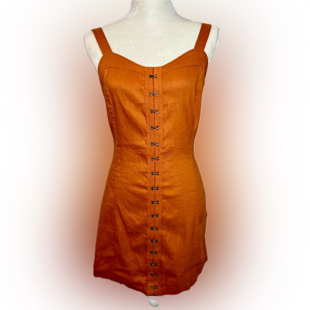 Leith Rust colored linen‎ dress with metal tab front Size Small NWOT